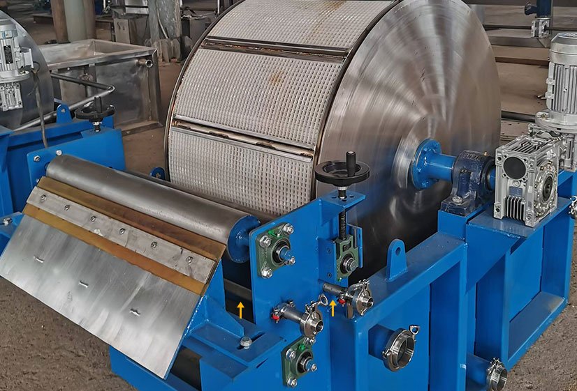 Spray Nozzle for rotating drum filters