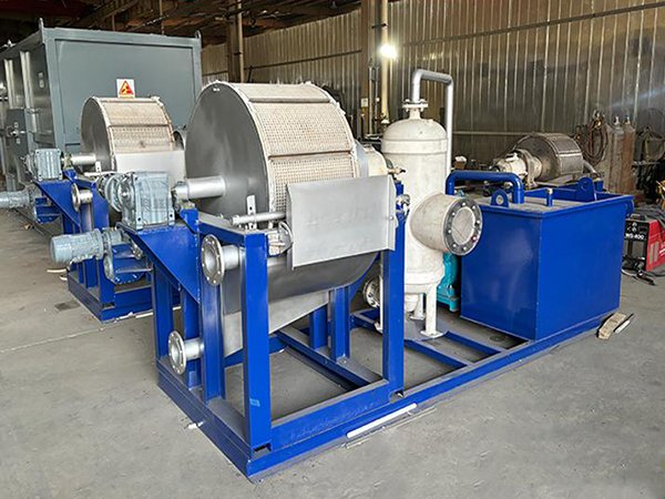 What Is a Laboratory Vacuum Filter?